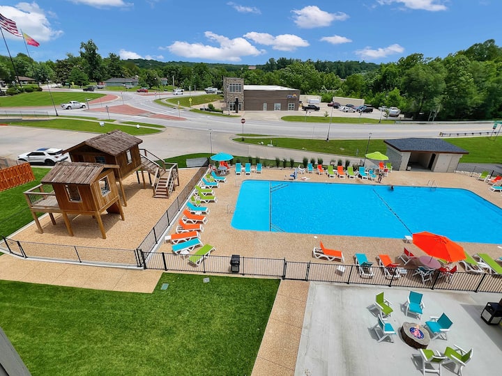 209 Poolside Walk To The Landing & Convention Ctr - Bull Shoals Lake