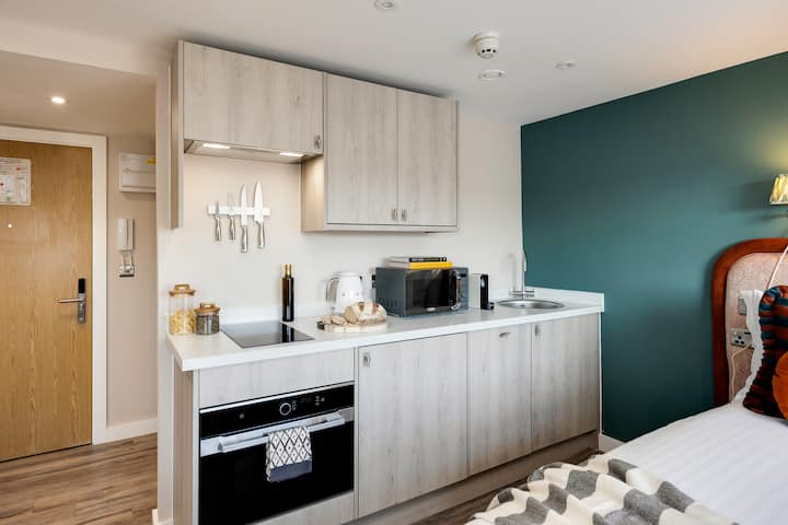 Your Apartment | Colston Street - Studio - Bristol