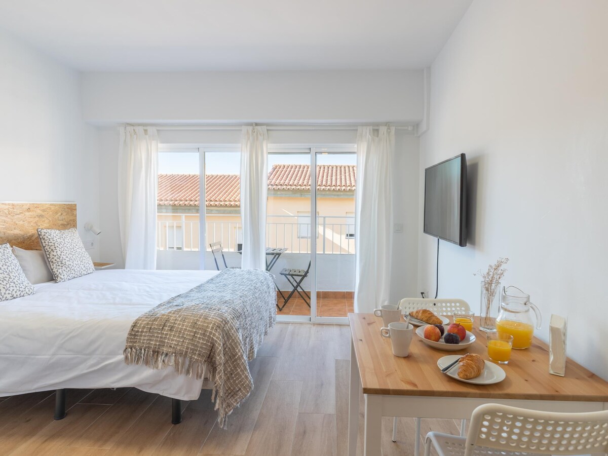 Popular Airbnb listing: Homeabout La Merced Studio 13 in El Ejido