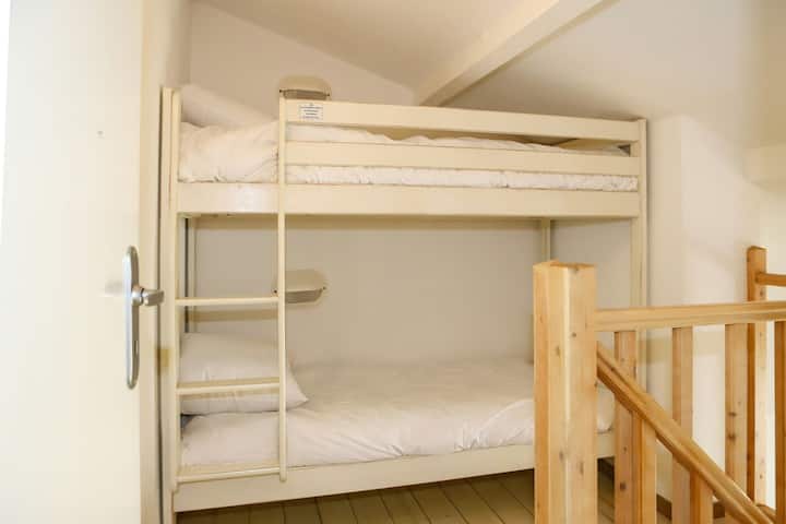 საძინებელი 1