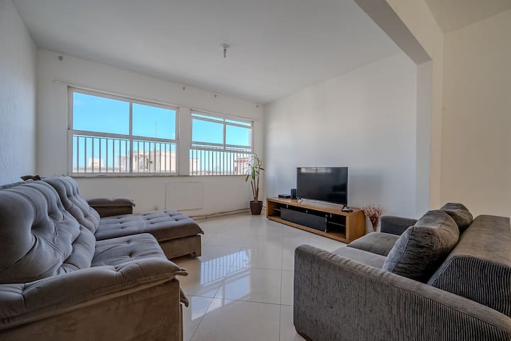 3 bedrooms and Master with view of the sea