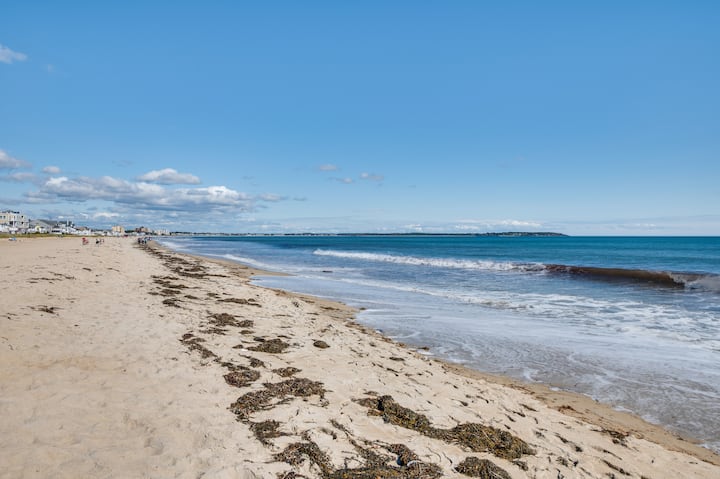 Beachfront 12' Condo on Old Orchard Beach - Lofts for Rent