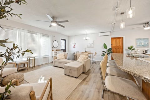 Sandpiper 𓇼 5BR/4BA Across From Beach! Sleeps 16