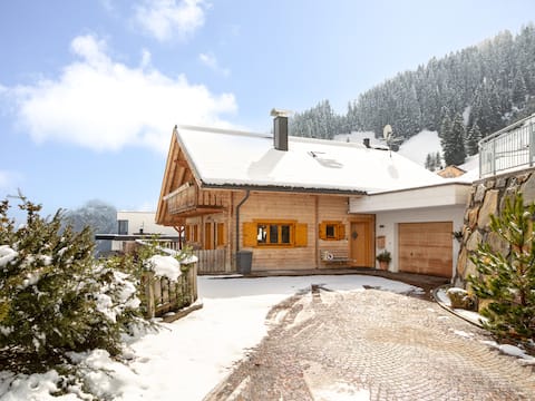 Beliebte Airbnb-Anzeige: Fantastic holiday home with sauna near ski area in Hippach