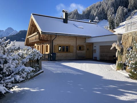 Fantastic holiday home with sauna near ski area