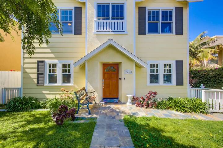 La Jolla Cottage Backyard Oasis & Walk to Village! gallery image 2