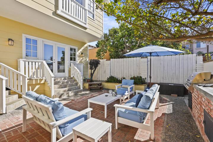 La Jolla Cottage Backyard Oasis & Walk to Village! gallery image 3