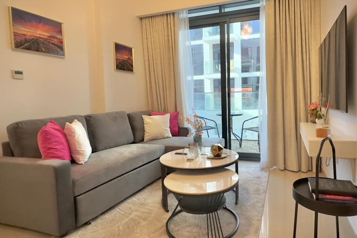 Propriété Airbnb réussie: Modern 2BR in Azizi Gardens | Cozy City Getaway à Nad Al Sheba First