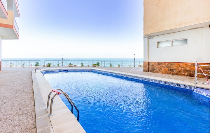 3 Bedroom Lovely Apartment In Torrevieja - Torrevieja