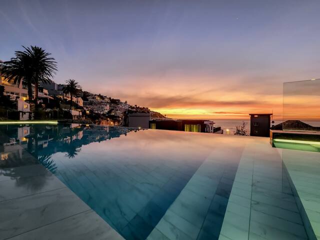 Exquisite luxury In Bantry Bay With Pool gallery image 5