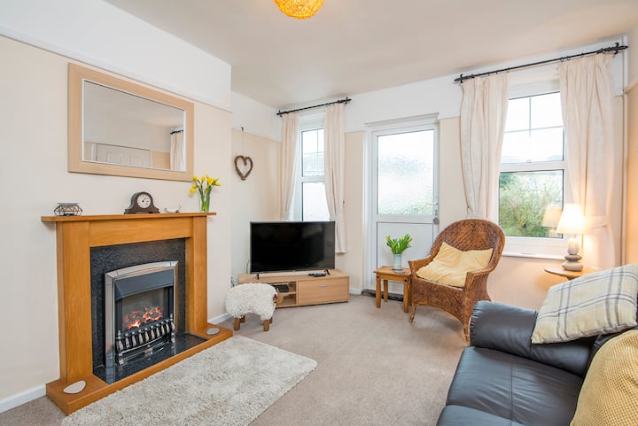 8 Garn Ingli - Fishguard