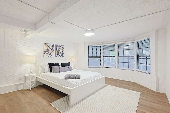 Მესამე საძინებელი სათამაშო ოთახის გვერდით