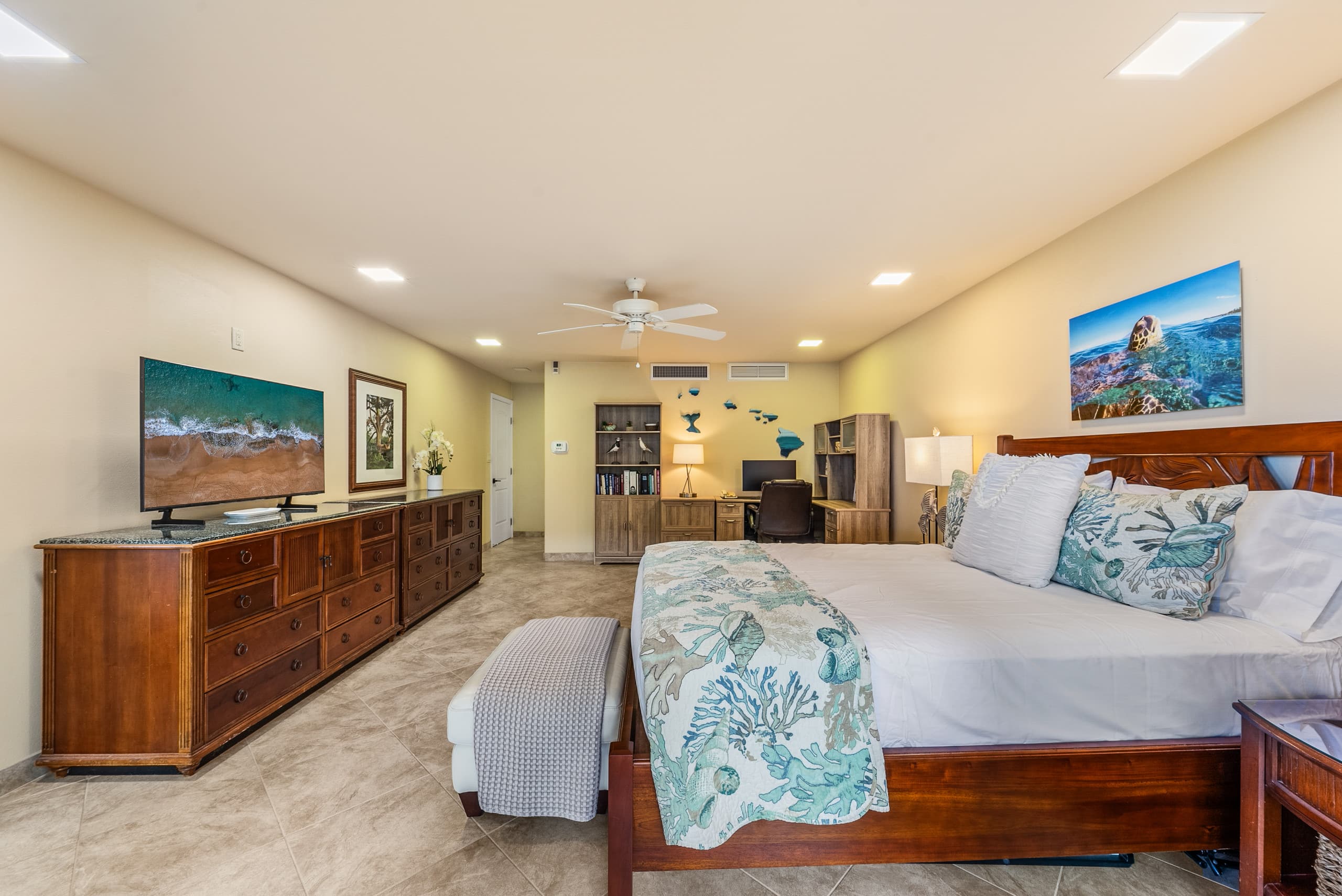Condo in Lahaina · ★5.0 · 1 bedroom · 2 beds · 1 bath - Image 14