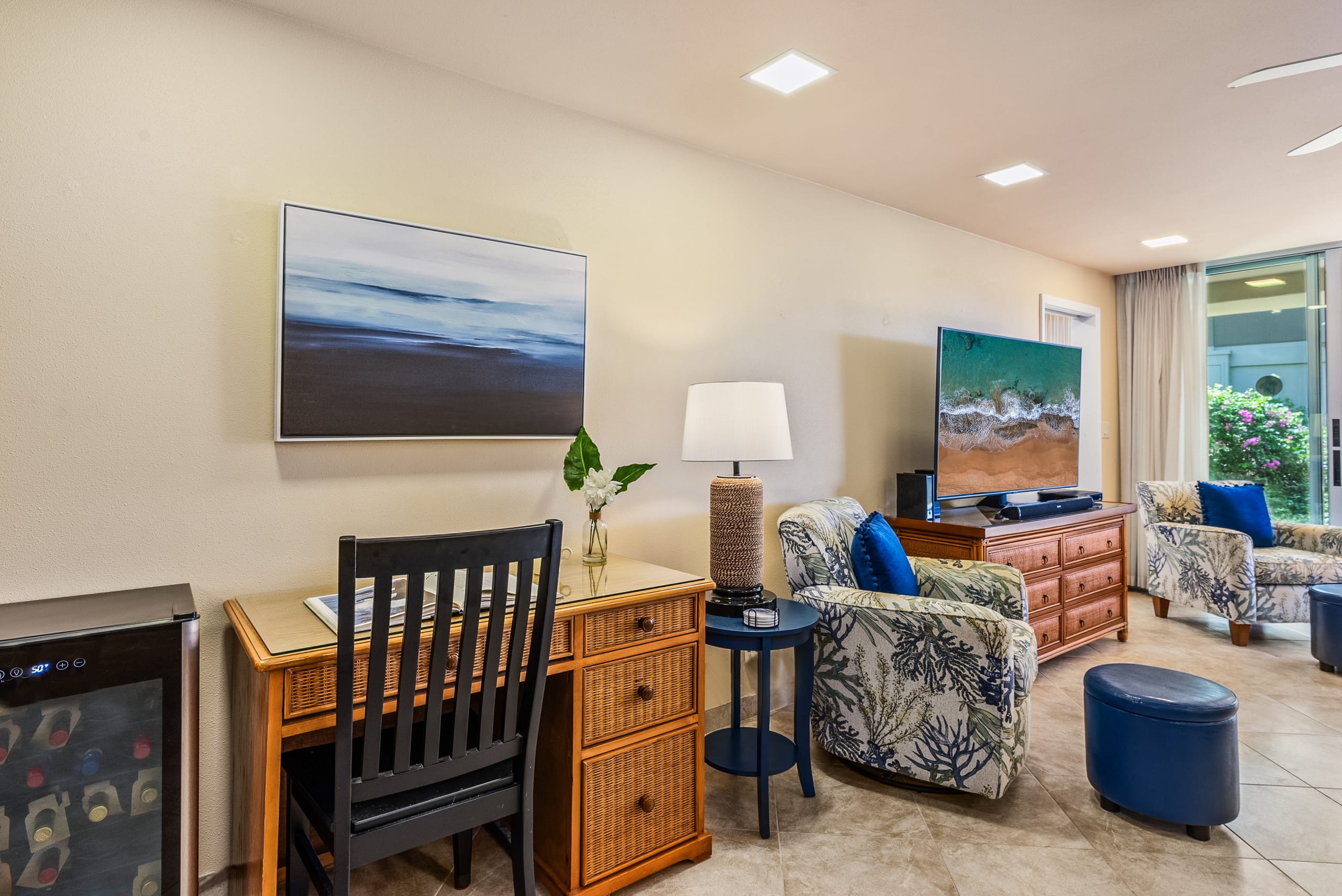 Condo in Lahaina · ★5.0 · 1 bedroom · 2 beds · 1 bath - Image 4