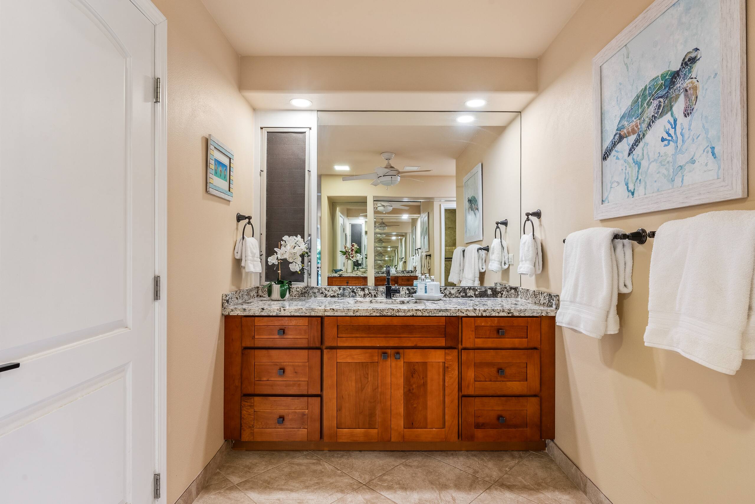 Condo in Lahaina · ★5.0 · 1 bedroom · 2 beds · 1 bath - Image 18