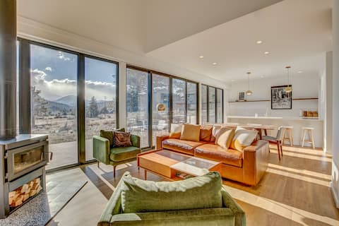 Successful Airbnb property: Windy Rose Home - New Modern Mountain Retreat! in Estes Park