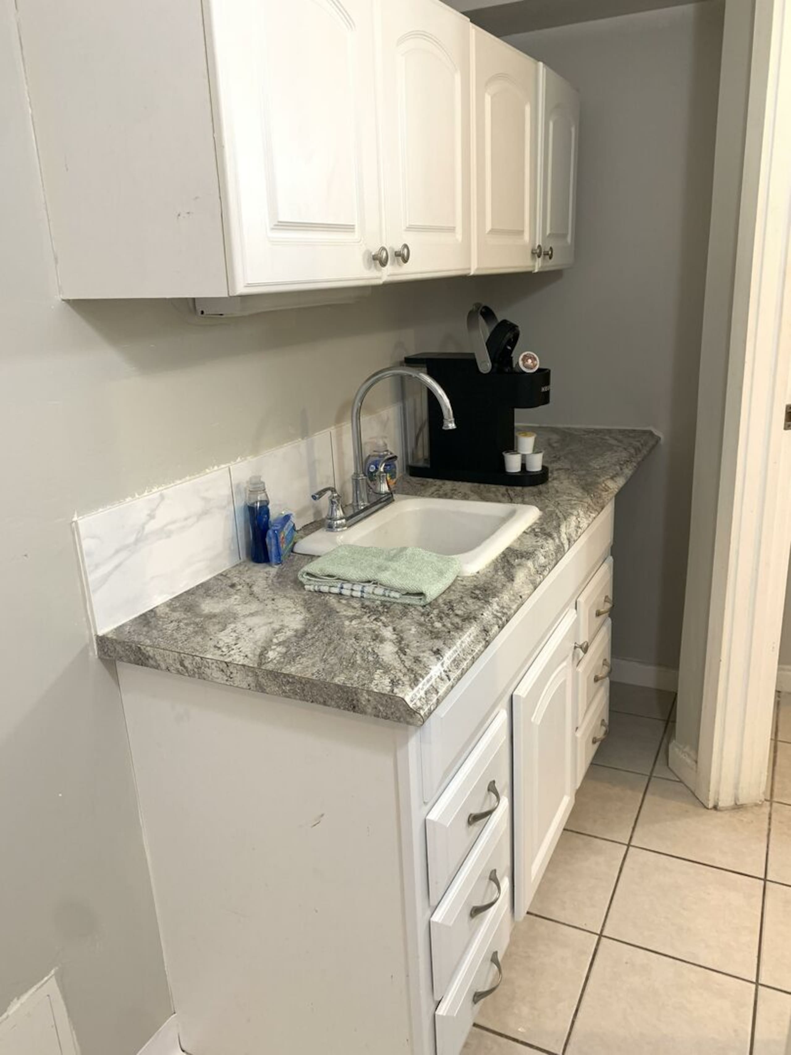 Condo in Honolulu · ★4.58 · 1 bedroom · 1 bed · 1 private bath - Image 8
