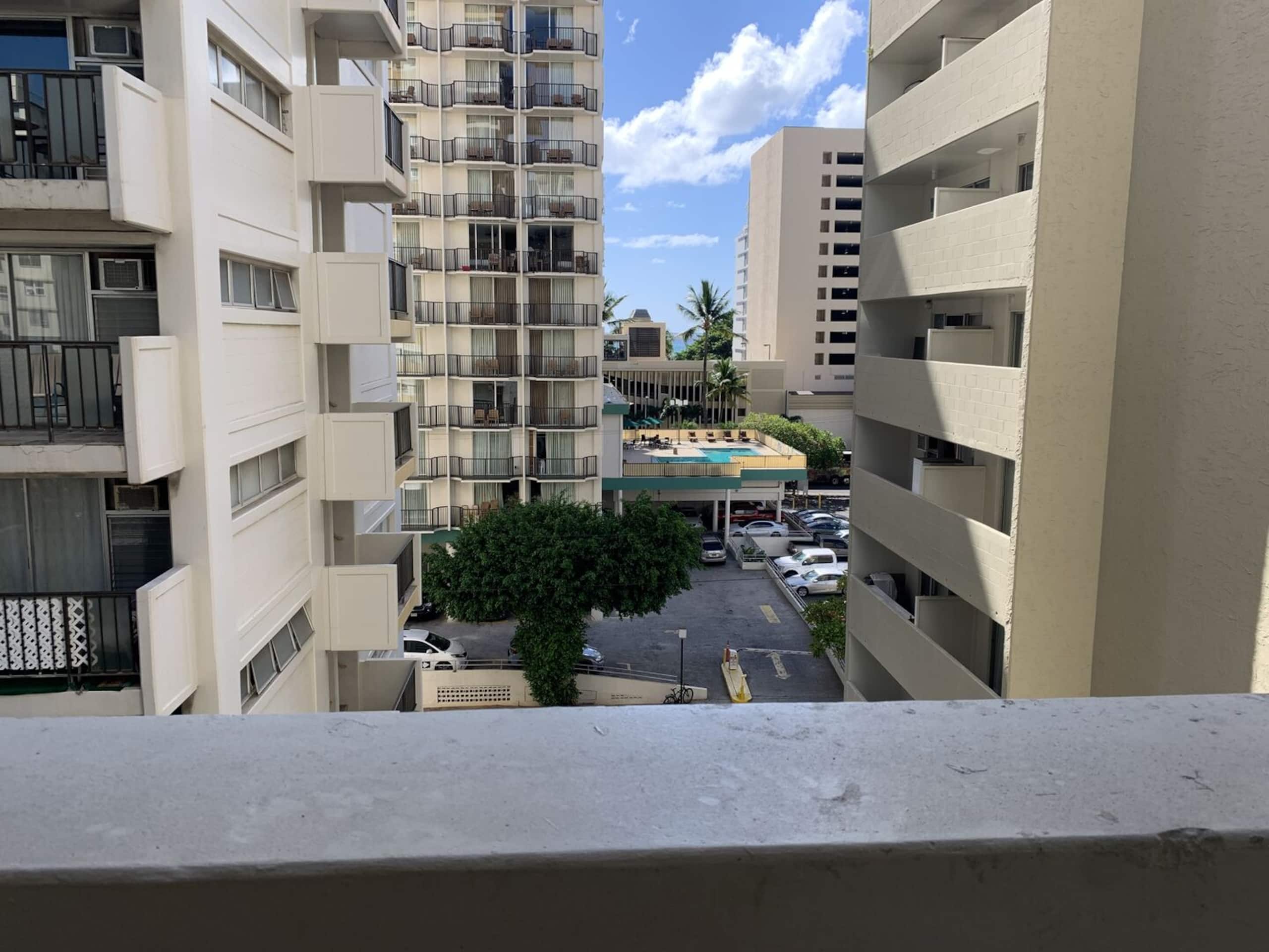 Condo in Honolulu · ★4.58 · 1 bedroom · 1 bed · 1 private bath - Image 6