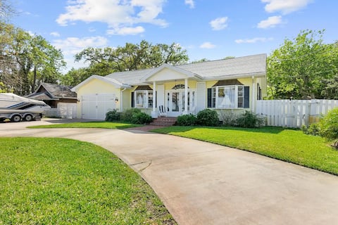 Intracoastal Waterfront Retreat, Sleeps 10