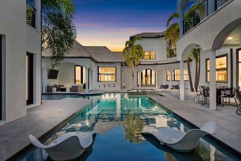 10 Bdrm / 14 Bath Mansion - S. Tampa | Pool | Spa