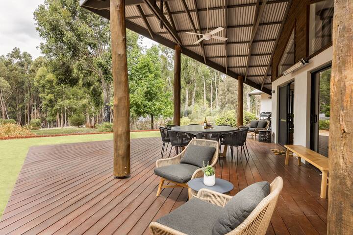 Wisteria Lodge gallery image 2