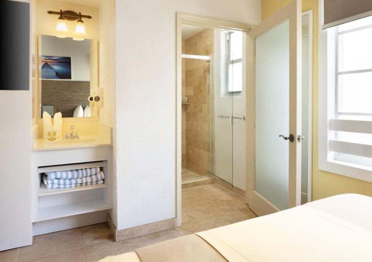Ocean Drive Suite