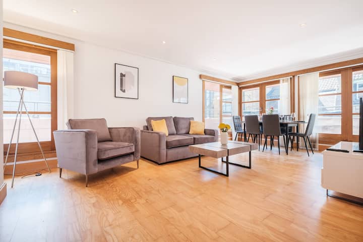 2BR Penthouse with Terrace in the Heart of Holborn