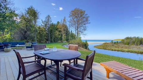 Modern Classic *LakeViews*