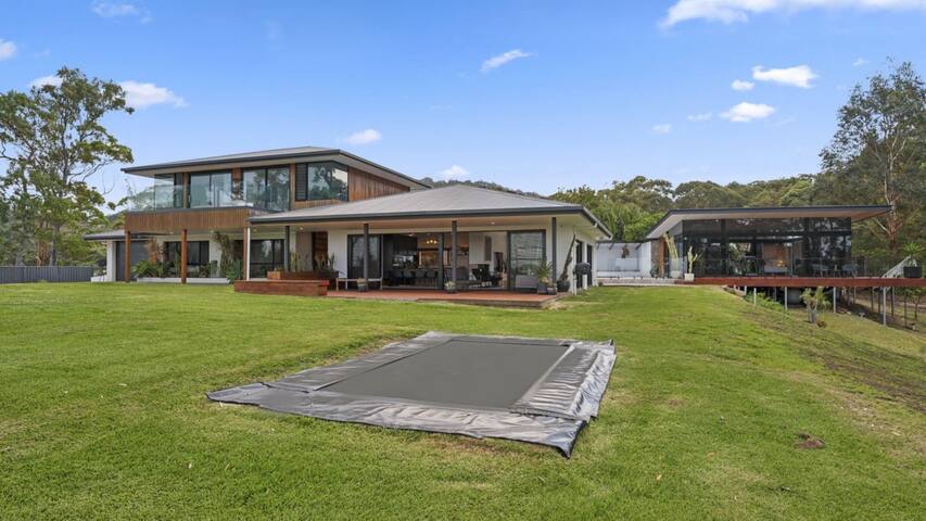 Sapphire Del Mar – Pool Sauna Gym Spa Sleeps 13 gallery image 5