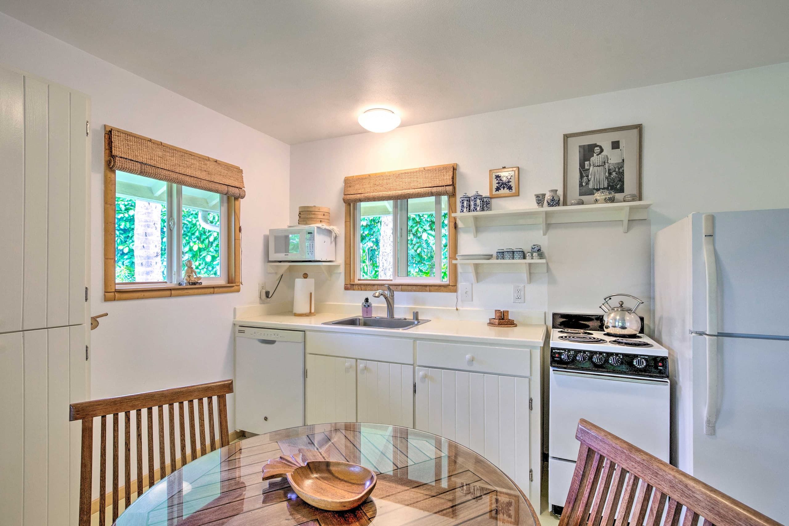 Home in Kapaa · ★4.82 · 1 bedroom · 1 bed · 1 bath - Image 6