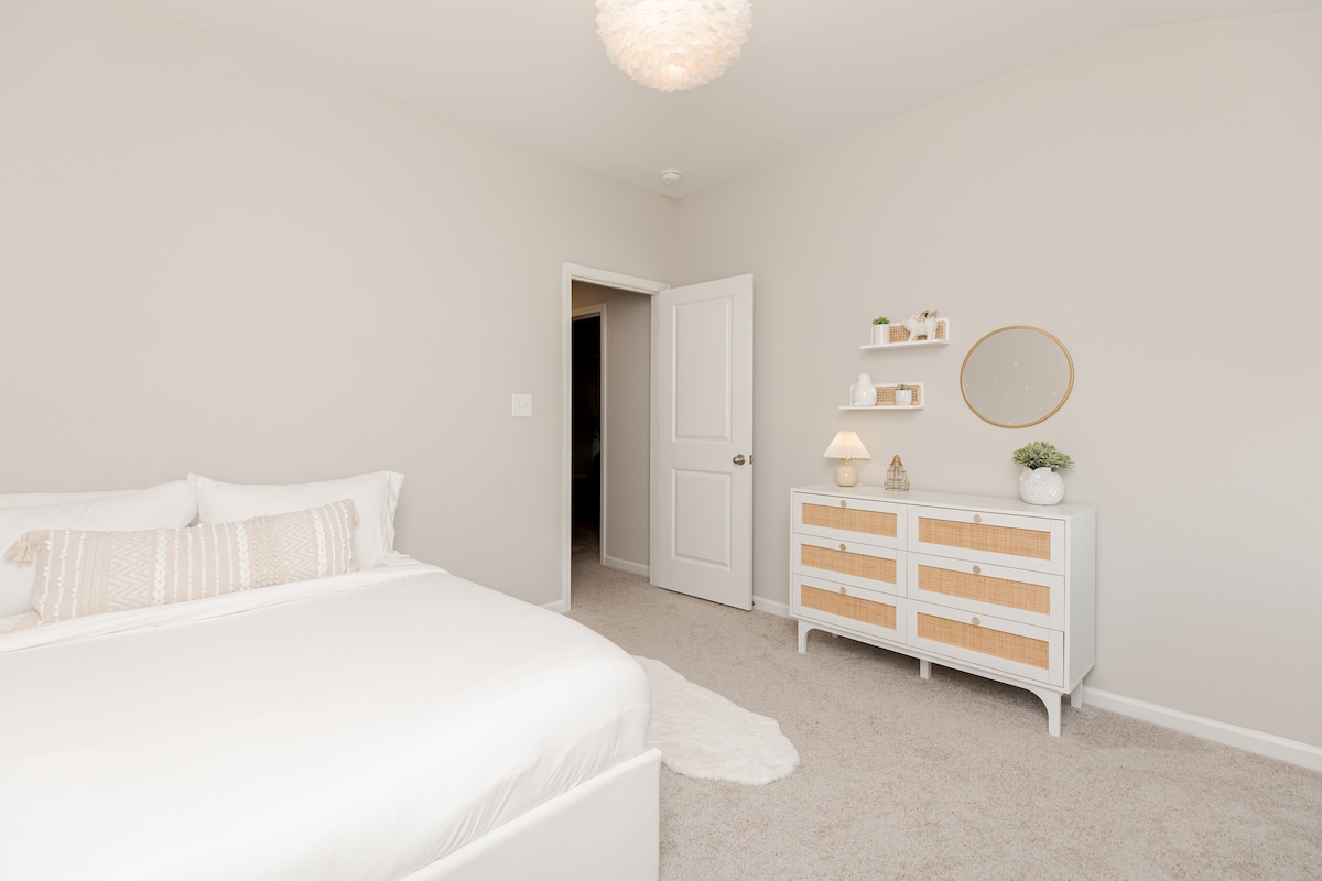 Dormitorio 3 con cama completa.