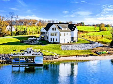 NEW 9BR Lakefront Lake Anna, Pool, Beach, Dock
