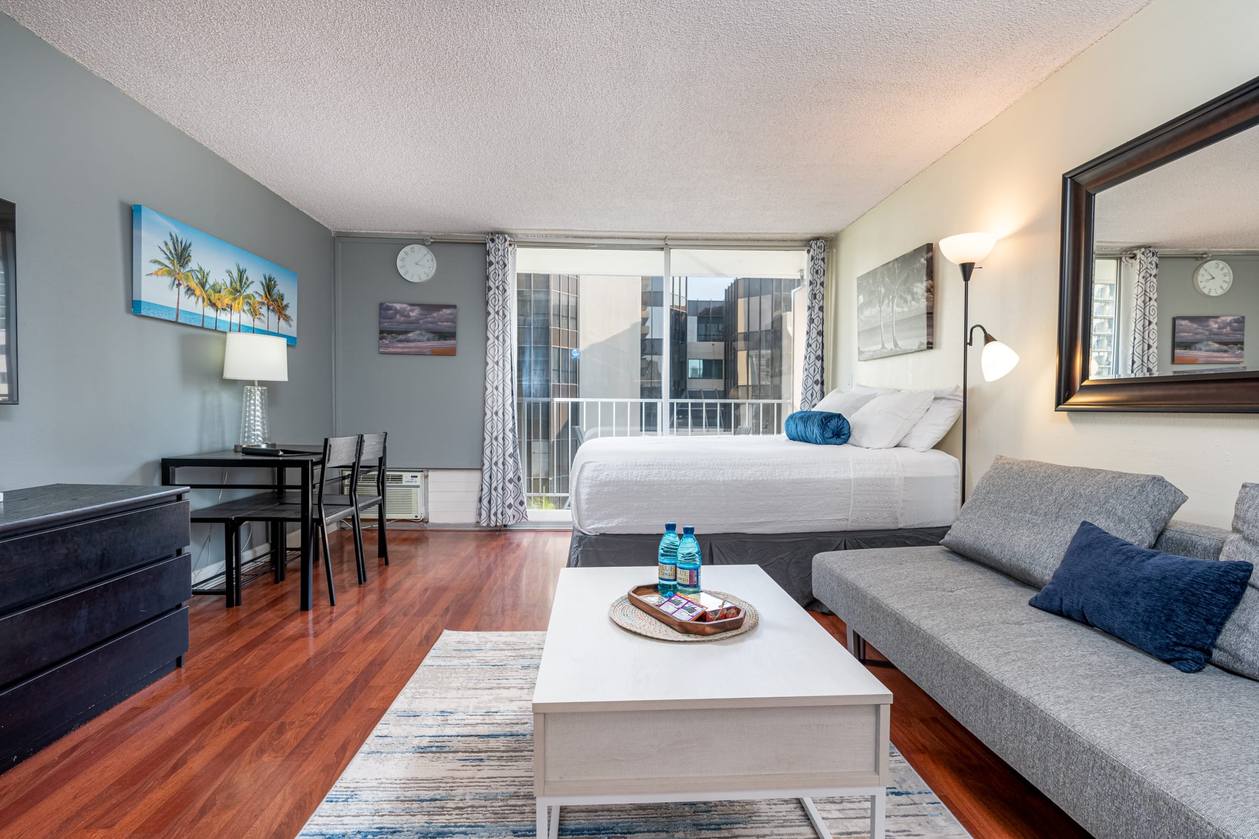 Cozy Studio In Heart Of Waikiki - Free Parking - Image 20