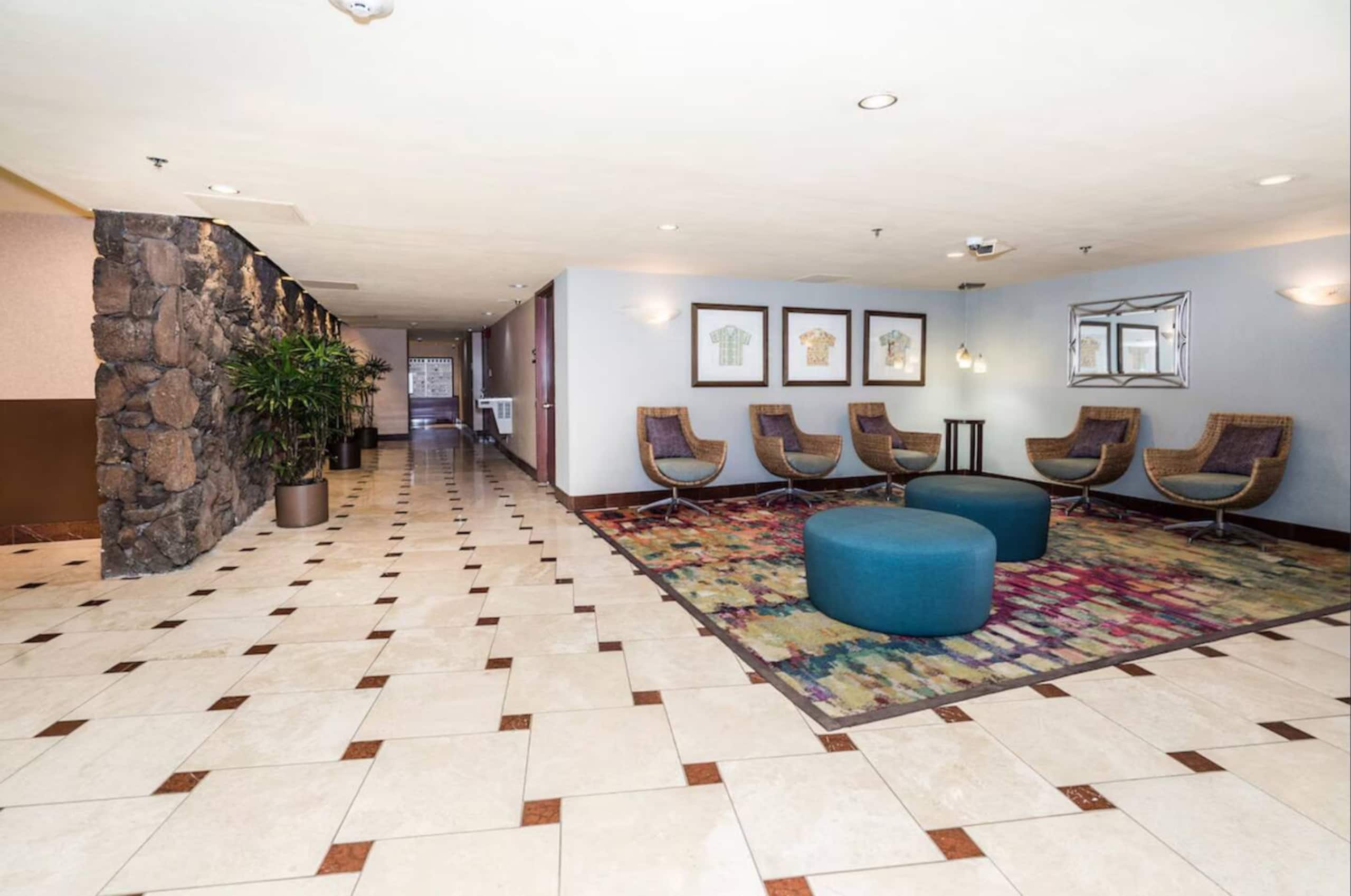Cozy Studio In Heart Of Waikiki - Free Parking - Image 21
