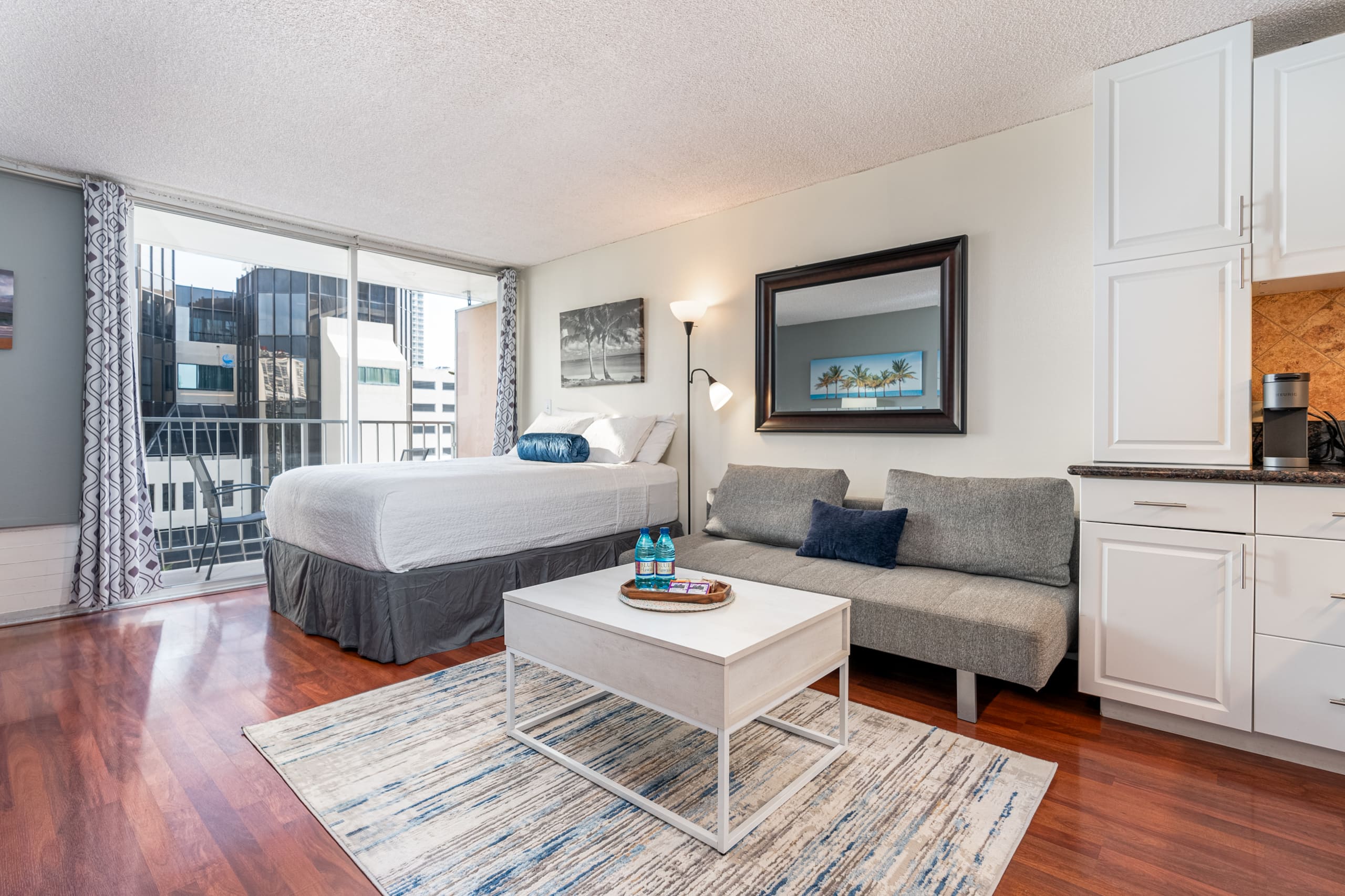 Cozy Studio In Heart Of Waikiki - Free Parking - Image 5