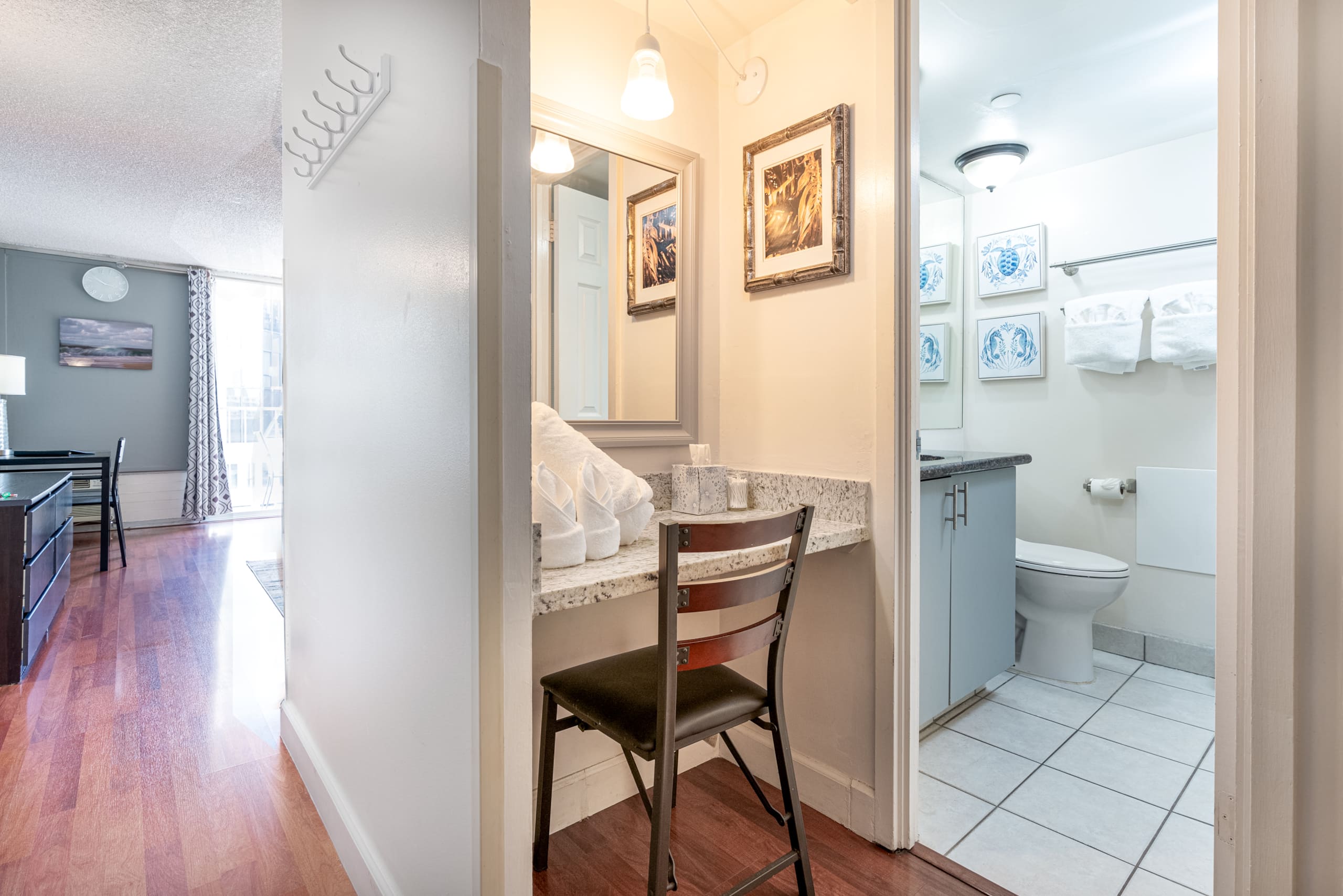 Cozy Studio In Heart Of Waikiki - Free Parking - Image 11