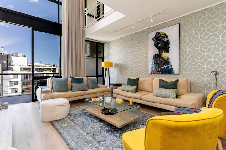 Urban Palette – Modern & Artistic Green Point Apt