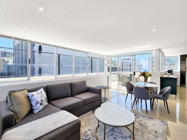 Roof Top Cosy 2 Bed in Seapoint