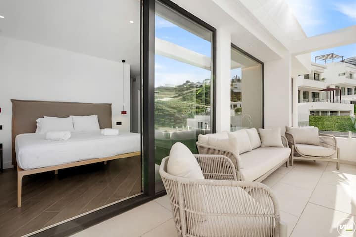 Villa Kolibri | Mountain View - Pool - Garden - Sitio de Calahonda