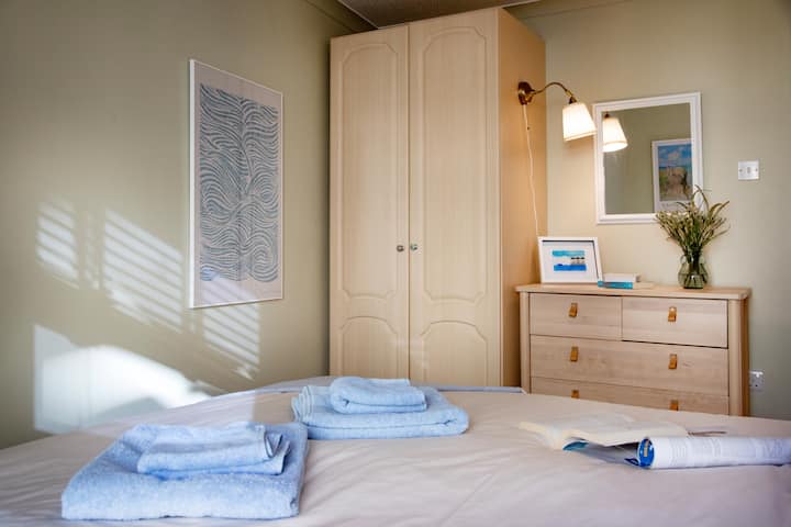 26 Western Court 24 11 12 9766