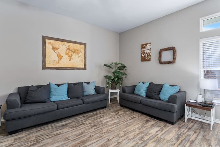 Walk To Beach~heated Pool~bbq Area~balcony~island - Corpus Christi