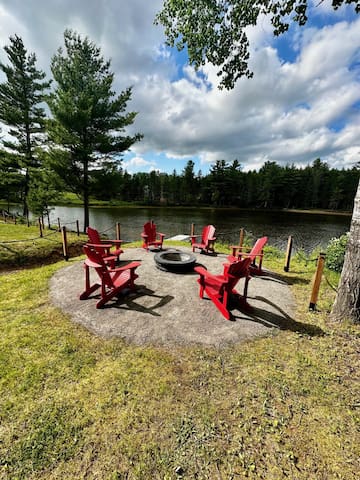 Waterfront | Dock | Canoe | Bonfire | Pet Friendly gallery image 4