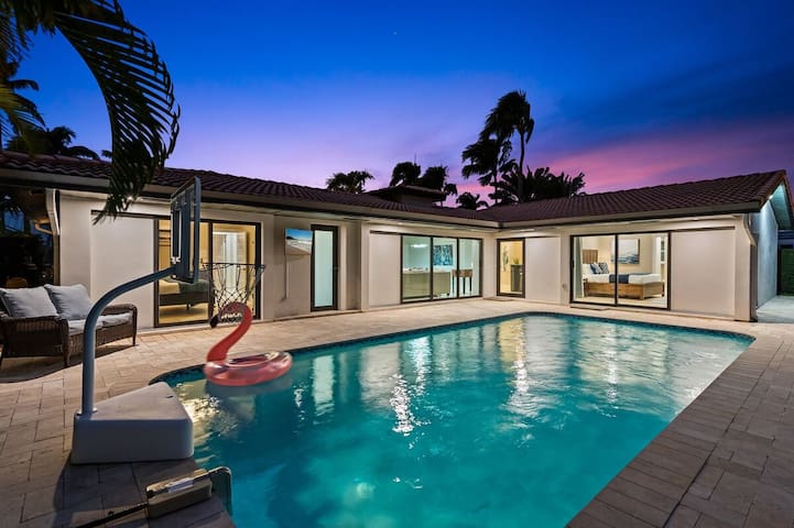 HUGE Heated Pool~Waterfront~BIG Patio + Dock