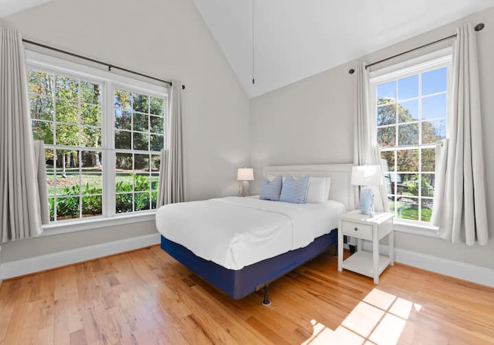 Main Level Queen bedroom with direct access to shared hall bath. 