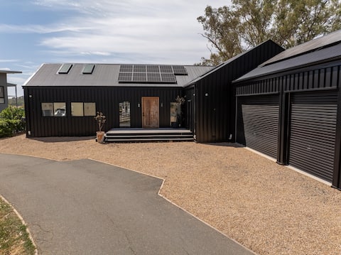The Barn Bonnie Doon - Waterfront