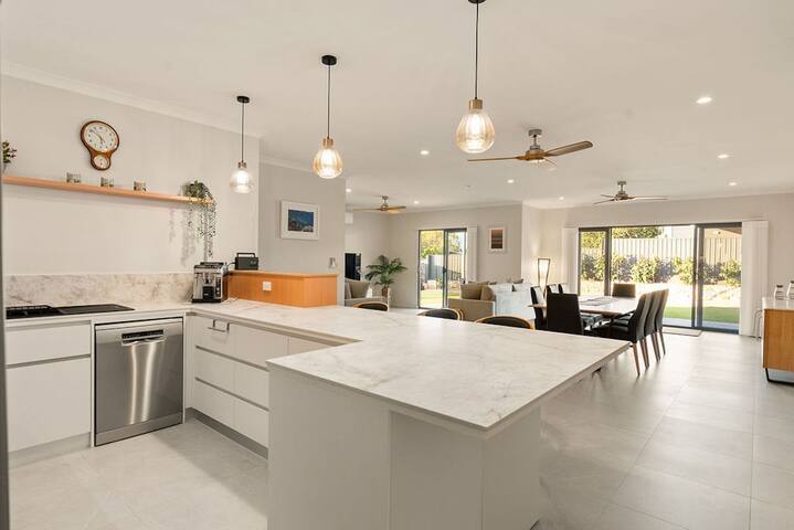 Kwilena, Brand new Holiday home gallery image 2