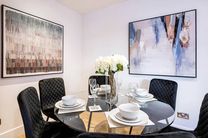 2-Bed City Gem in the heart of London Landmarks gallery image 3