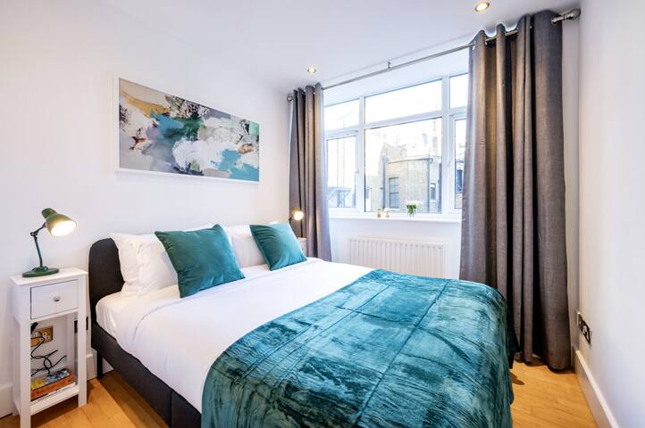 2-Bed City Gem in the heart of London Landmarks gallery image 2
