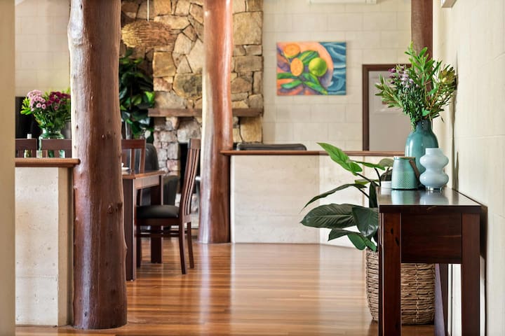 Carinya Cove – pool, pet friendly, fireplace gallery image 5