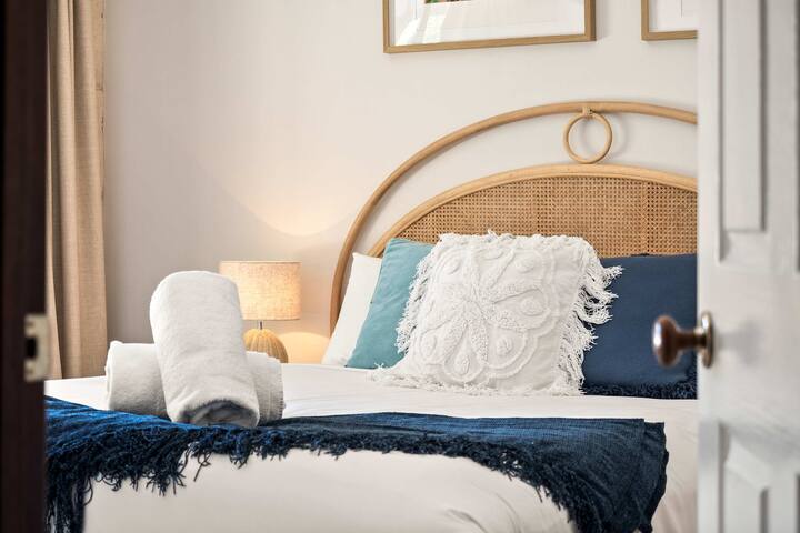 Carinya Cove – pool, pet friendly, fireplace gallery image 3